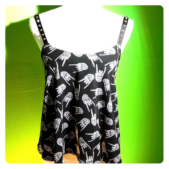Too Fast Brand..Black/White Skeleton Hand Tank - Picture 1 of 8